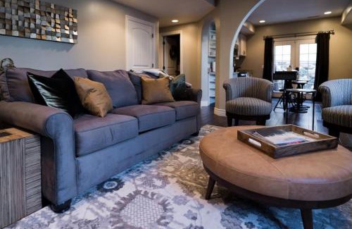 Heber House | Snuggle Down Inn 1BR In Law Basement Suite