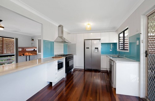 Yeppoon House | So close to town house with additional large self contained studio.