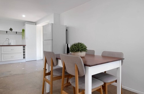 Yeppoon House | So close to town house with additional large self contained studio.