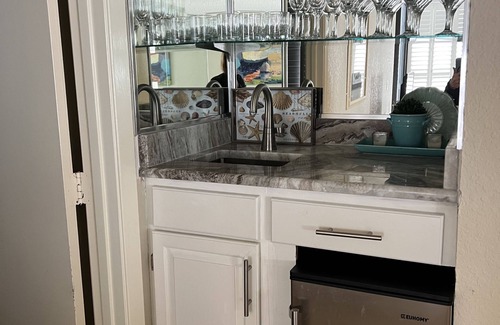 Fort Walton Beach - Destin Condo | SO CLOSE, YOUR TOES ARE ALMOST IN THE SAND! BOOK EARLY!nPREMIER HOST!