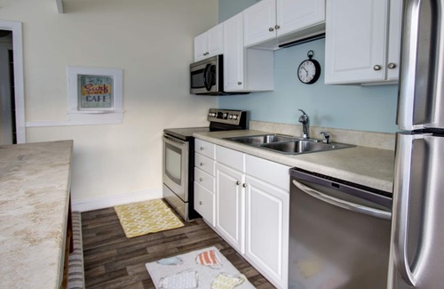 Folly Beach Cottage | So cute and close to the beach