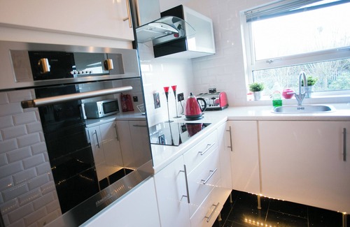 Belfast City Centre Apartment | So-Cute Cityside Apartment - 2 Bedroom Apartment. Sleeps 5