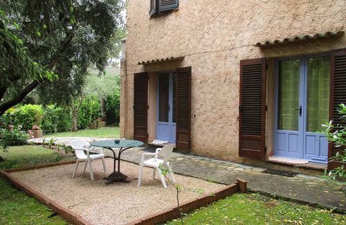 La Bocca Nord Apartment | So quiet and yet so near the sea and downtown!