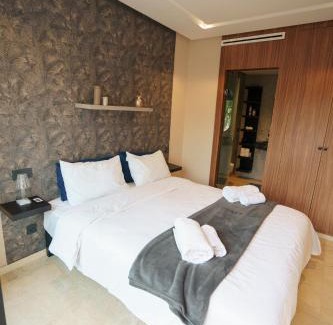 Casablanca Apartment | So Stylish et chic Appartement Maarif Palmier Prés De Station Tramway Hassan 2 et Restaurant Luigi Pas de Vis-à-Vis Casablanca