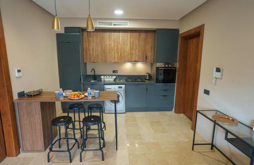 Casablanca Apartment | So Stylish et chic Appartement Maarif Palmier Prés De Station Tramway Hassan 2 et Restaurant Luigi Pas de Vis-à-Vis Casablanca