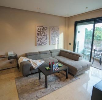 Casablanca Apartment | So Stylish et chic Appartement Maarif Palmier Prés De Station Tramway Hassan 2 et Restaurant Luigi Pas de Vis-à-Vis Casablanca