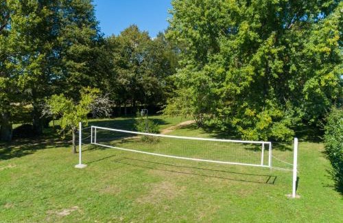 Saint-Maurice-sur-Aveyron Villa | So Villa Bergerie 45 - Heated pool - Soccer - Jacuzzi - 1h30 from Paris - 30 beds
