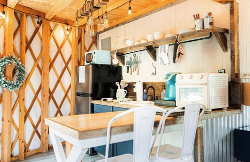 Fancy Gap Cottage | Soak in the Hot Tub & View the Stars @ "Starlight Yurt"
