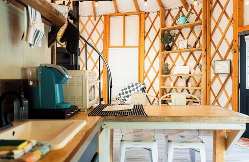 Fancy Gap Cottage | Soak in the Hot Tub & View the Stars @ "Starlight Yurt"