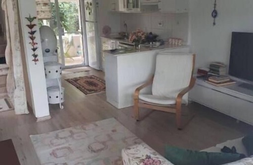 Bayraklı House | Soak up the summer in our home