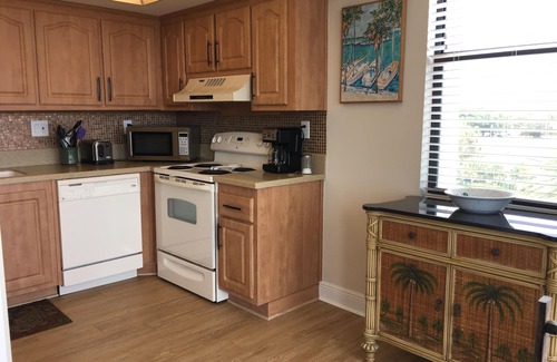 Casa del Mar Condo | Soak Up the Sun and Waterviews from this Spacious Florida Coastal Getaway
