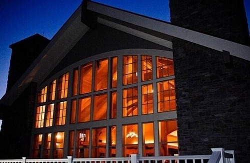 Snowshoe Condo | Soaring Eagle 2 BR, Top Floor, Long range sunset views, Ski in/out