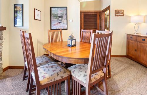 Snowshoe Apartment | Soaring Eagle 203 Next To Slopes Underground Parking Hot Tubs Locker