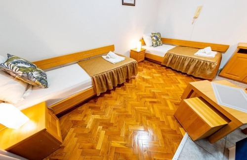 Mostar Apartment | Soba s 2 odvojena kreveta i vlastitom kupaonicom