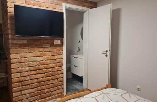 Majsperk House | Soba tete Tile - Hiša ob gozdu