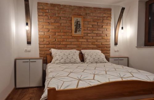 Majsperk House | Soba tete Tile - Hiša ob gozdu