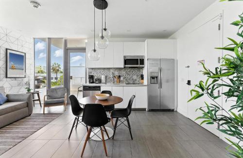 Flamingo/Lummus Apartment | SoBe 2 Bedroom Near Ocean Drive