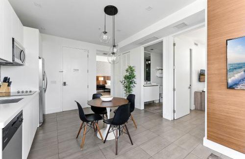 Flamingo/Lummus Apartment | SoBe 2 Bedroom Near Ocean Drive