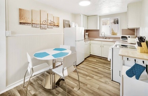 South Boise Village House | SoBo Bungalow~Blocks to BSU~Minutes to Downtown