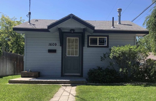 South Boise Village House | SoBo Bungalow~Blocks to BSU~Minutes to Downtown