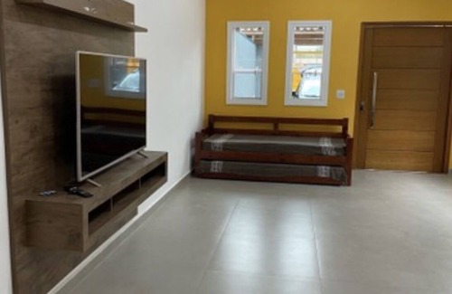 Praia da Enseada House | SOBRADO WITH WI-FI BARBECUE VERY COZY