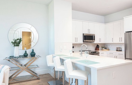 Old Naples Condo | SOCE FLATS 304 - Brand New Olde Naples Condo Steps to 5th Ave S!