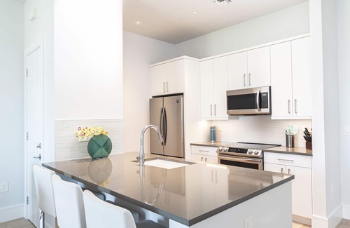 Old Naples Condo | SOCE FLATS 308 - New Olde Naples Condo Steps to 5th Ave S!