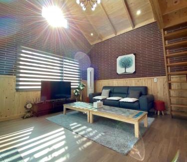 Hallim House | Sodamhyang Pension