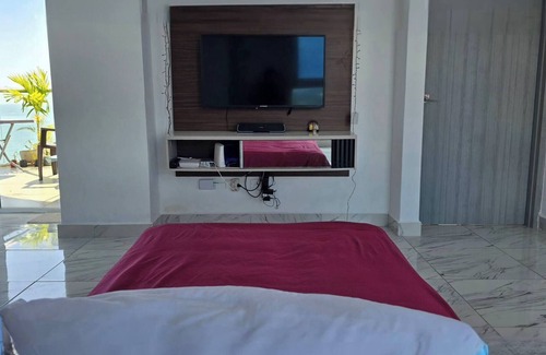 Panama City House | Sofa Bed Stay Rooftop Pool & Gym, Avenida Balboa Next to Hilton