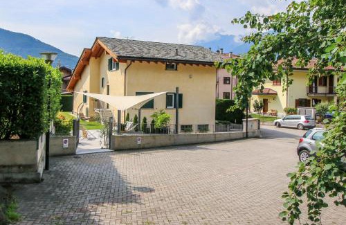 Chiavenna Apartment | Sofi apartment