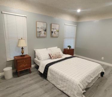 Los Angeles Apartment | sofi intuit cozy home free parking queen beds