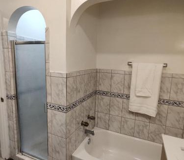 Los Angeles Apartment | sofi intuit cozy home free parking queen beds