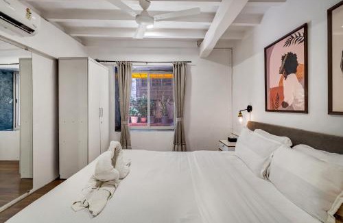 Pali Hill Apartment | Sofia 1BHK Khar W by The Bombay Home Company