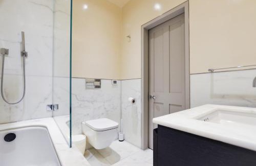 Soho Apartment | Soho Deluxe 1 Bedroom Apartment by Concept Apartments