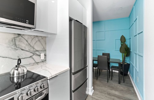 Historic Hyde Park North Apartment | SoHo/Hyde Park Luxury 1 BR Apt