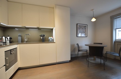 Soho Apartment | Soho Luxury 1 Bedroom Apartment by Concept Apartments