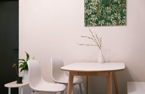Gyeongnidan-gil Apartment | Sojin's Wood&Green House