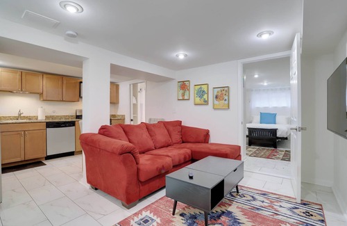 Barney Circle Apartment | Sojourn 1 BR Garden Level Home Sleeps 2
