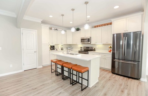 East Ocean View House | Sojourn Bay Breeze Oasis – 4BR Family Retreat