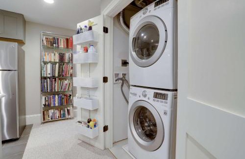 Capitol Hill Apartment | Sojourn BBQ & Secluded Patio in Capitol Hill