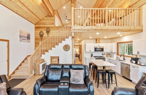 Willow House | Sojourn Lodge~Recreational Haven