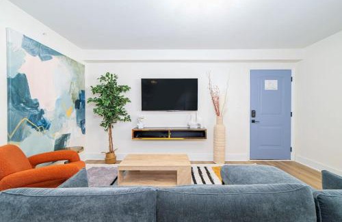 East Ocean View Apartment | Sojourn's Harborage Seal Suite Pet Friendly