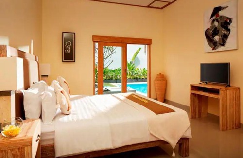 Petitenget Villa | Sol Bella