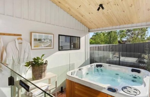Yarra Glen House | Sol Yarra Valley Barrel Sauna & Spa - Urban List