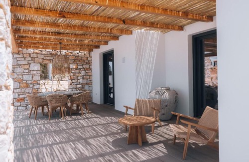 Naousa Villa | SolActaMare