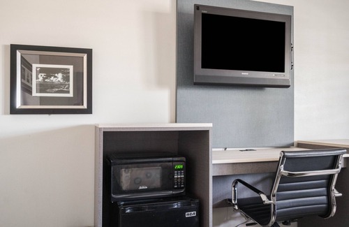 Santa Maria Hotel | Solaire Inn & Suites
