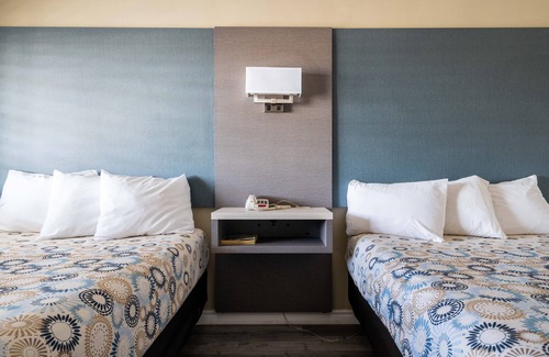 Santa Maria Hotel | Solaire Inn & Suites