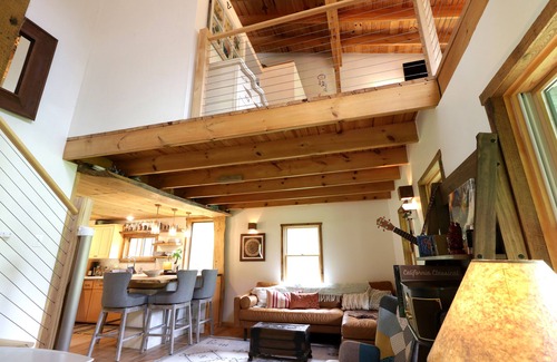 Spring Mills Cabin | Solar Cabin: A Modern, Off-grid Retreat on 100 Acres