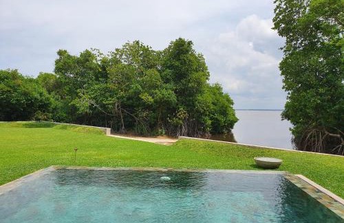 Ekala Villa | Solar Crab