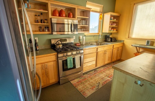 Salida House | Solar Home in Downtown Salida, 2 blocks to Arkansas River on Monarch Spur Trail!